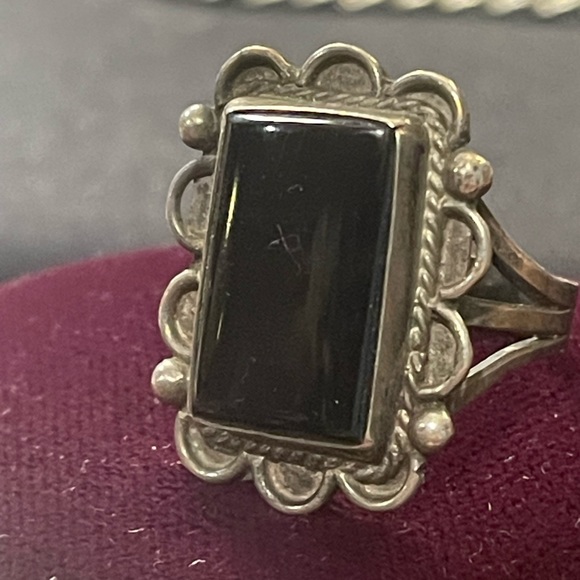 Vintage 1950s Native American Southwestern Black onyx Silver ring - Picture 5 of 6